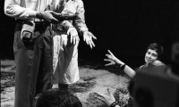 Telling 1986 Yuji Sone (please take my photograph / distraction)